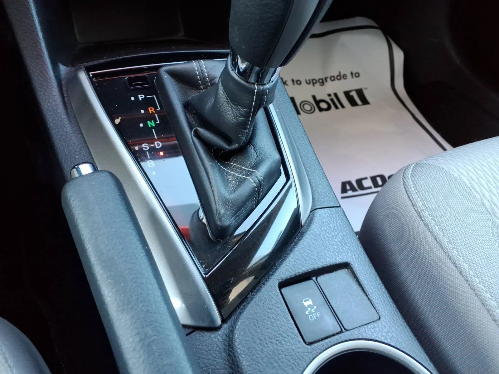 2014 Toyota Corolla LE Eco - Photo 26