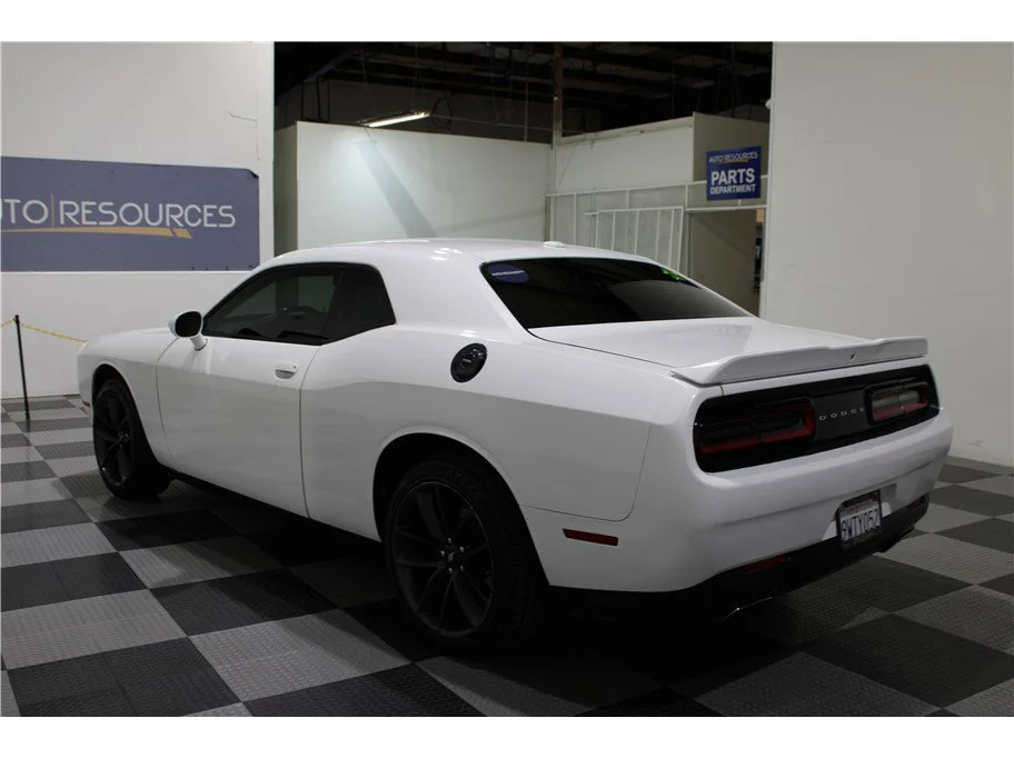 Used 2021 White Knuckle Clearcoat Dodge SXT image 6