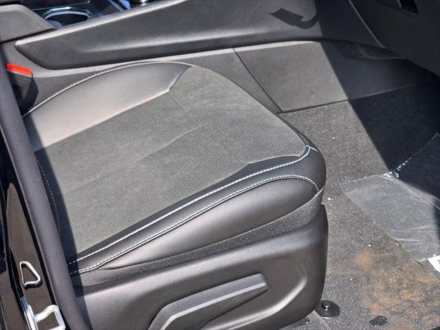 New 2026 Diamond Black Crystal Pearl-Coat Exterior Paint Jeep Laredo image 35