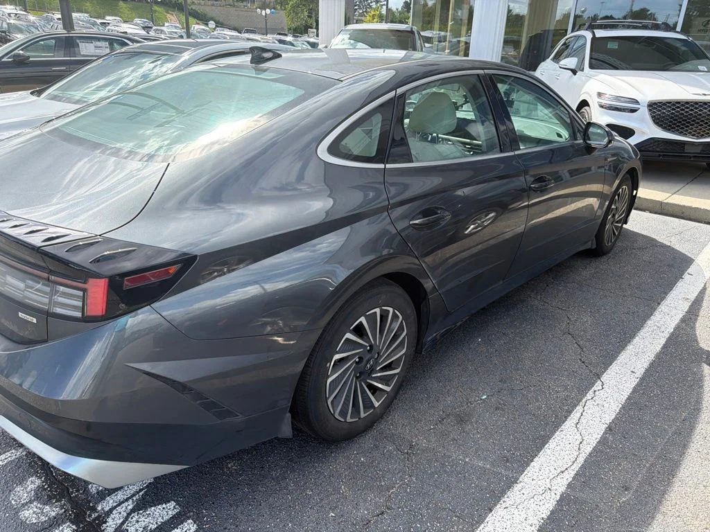 Used 2024 Gray Hyundai SEL image 5