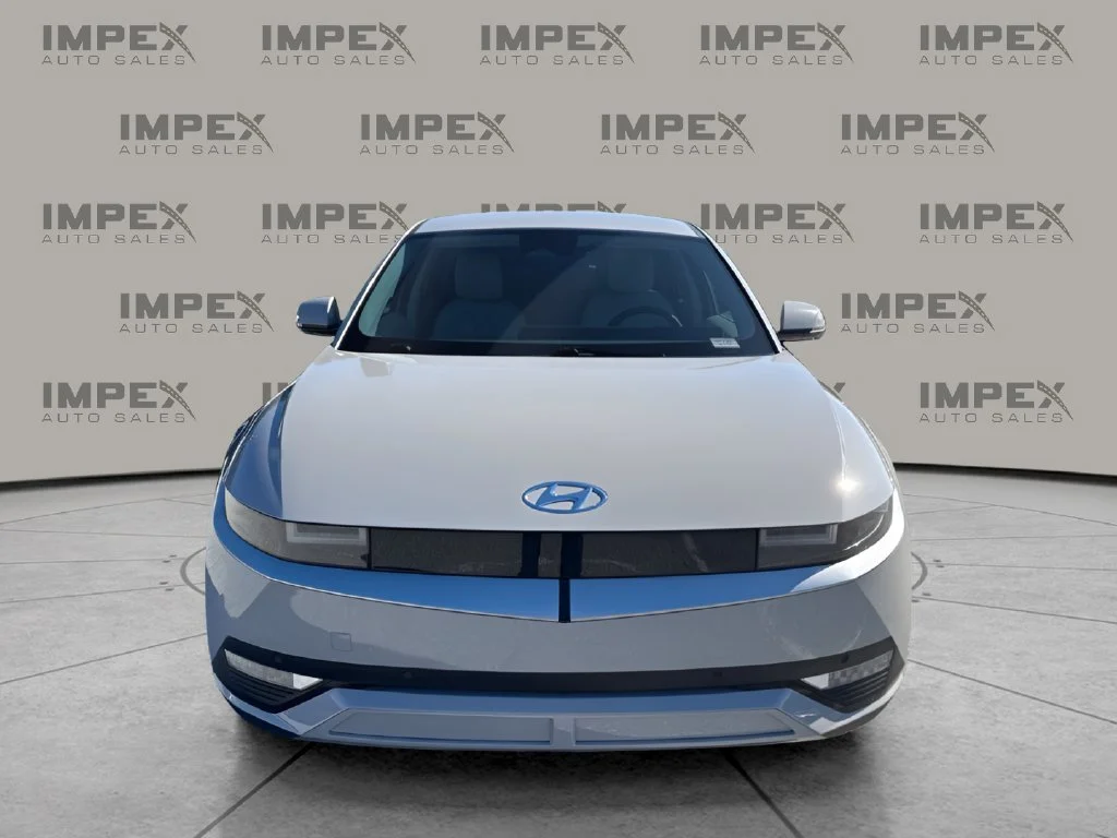 Used 2023 Gray Hyundai SEL image 8