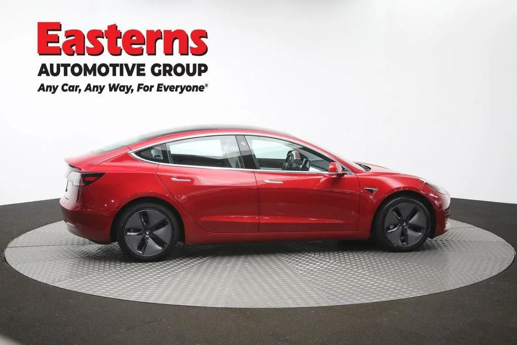 Used 2018 Red Tesla Long Range image 40