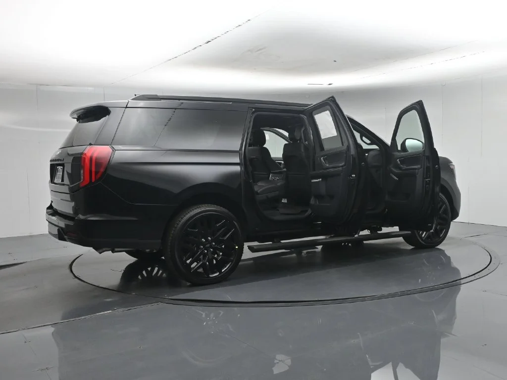 New 2027 Black Ford Platinum image 5