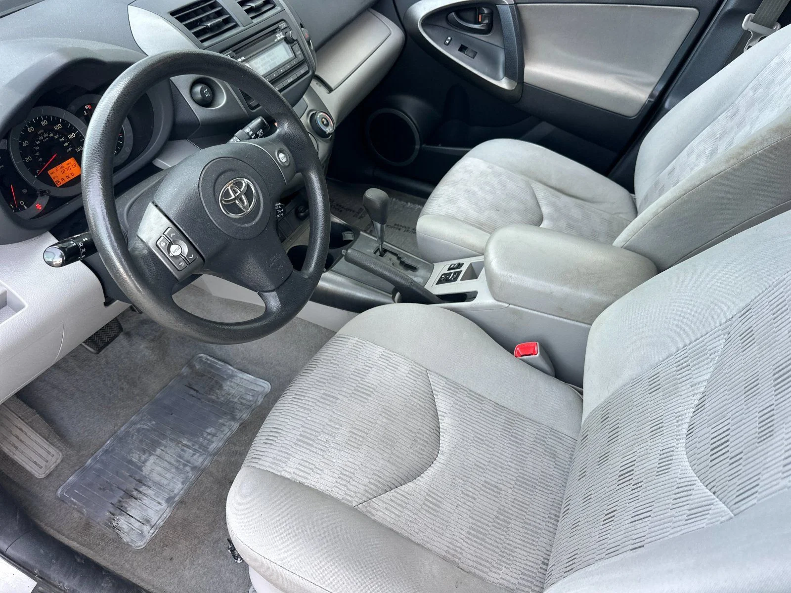 Used 2012 Classic Silver Metallic Toyota Base image 9