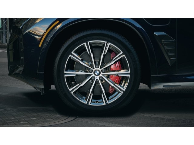 New 2026 Carbon Black Metallic BMW  image 7