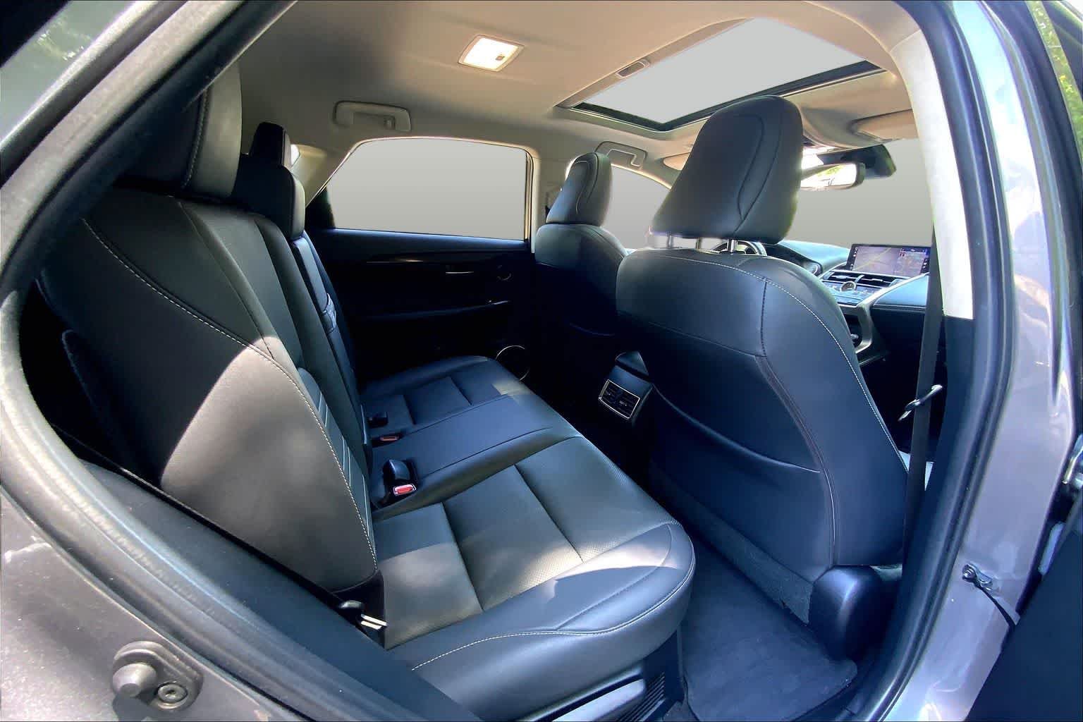 2021 Lexus NX 300 - Photo 19