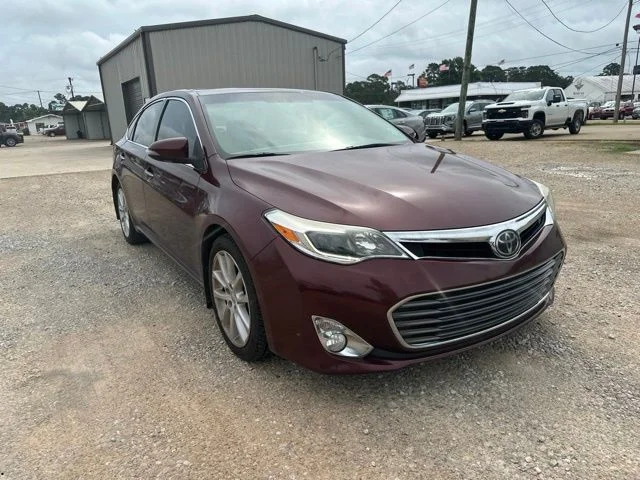Used 2013  Toyota Limited image 1