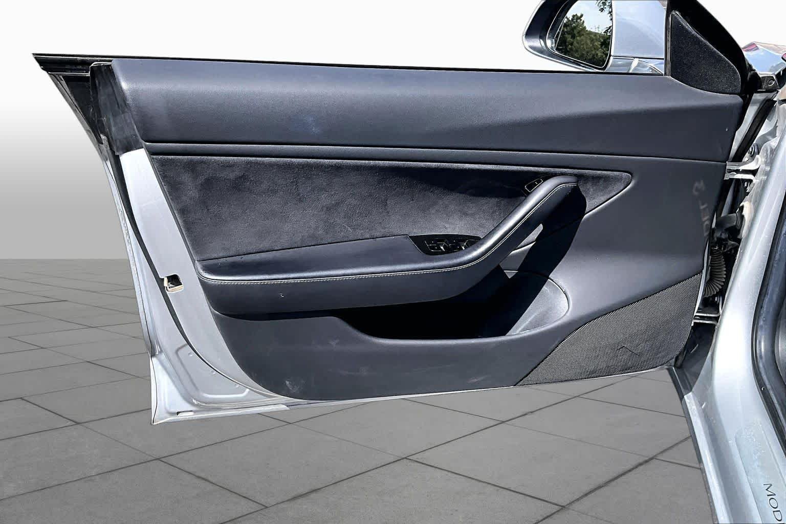 Used 2018 Midnight Silver Metallic Tesla Long Range Battery image 18