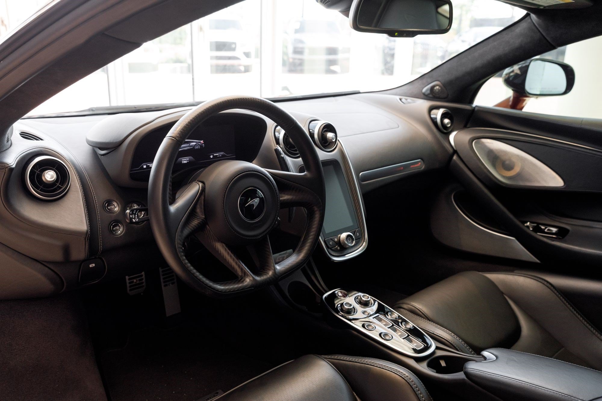 Used 2023 Red Metallic McLaren  image 10
