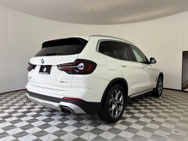 Used 2023 Alpine White BMW xDrive30i image 7