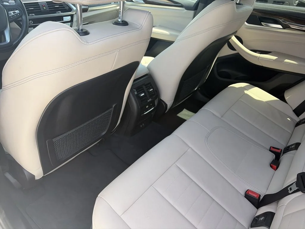 Used 2020 White BMW sDrive30i image 29