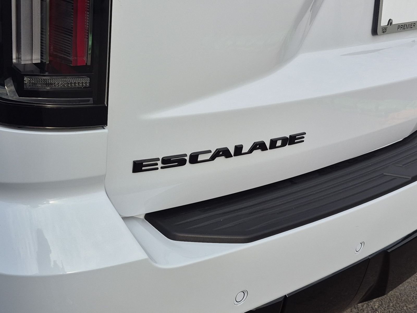 Used 2026 Vibrant White Tricoat Cadillac Platinum Sport image 32