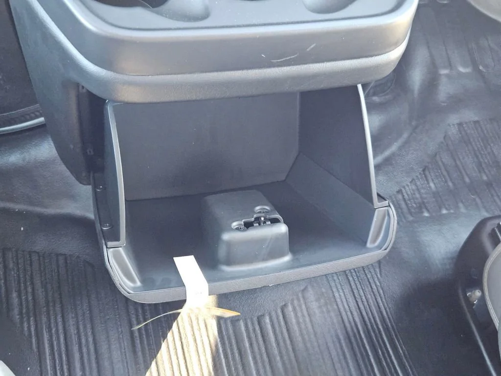2025 Chevrolet Express Cargo Work Van - Photo 26