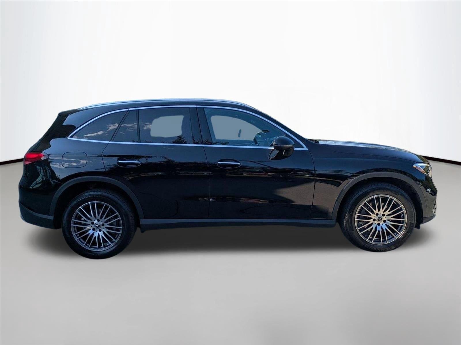 Used 2024 Black Mercedes-Benz GLC 300 image 4