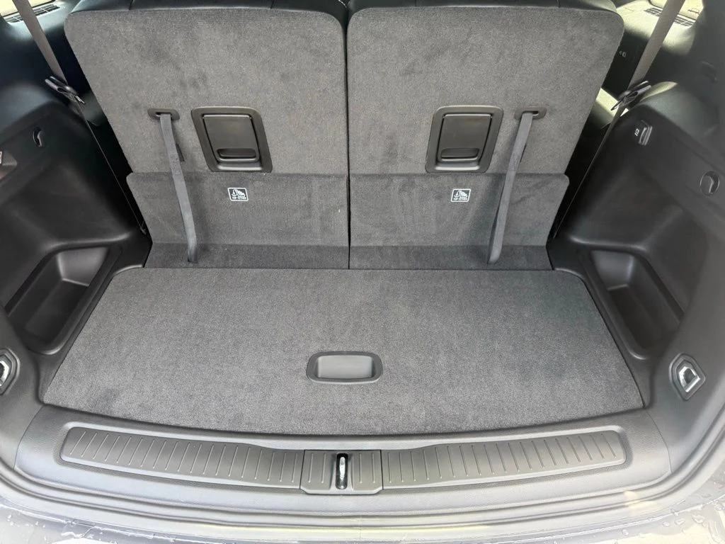 New 2026 Baltic Gray Metallic Clear-Coat Exterior Paint Jeep Laredo image 43