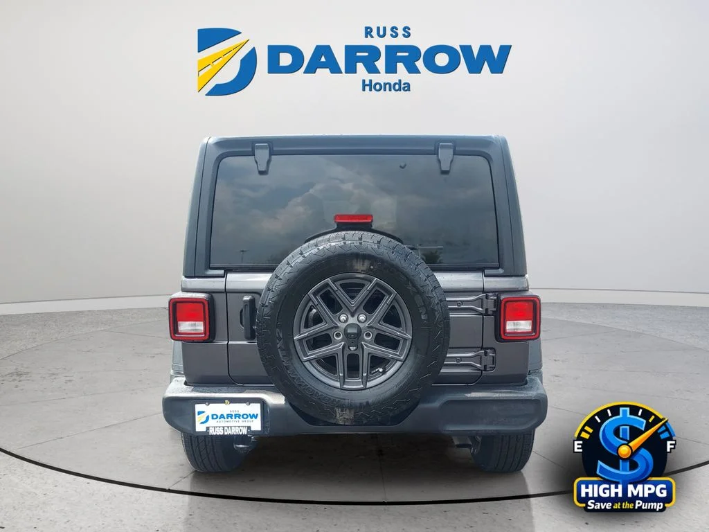 Used 2024 Gray Jeep Sport S image 4