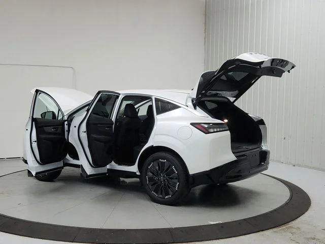 New 2026 White Nissan Platinum image 13