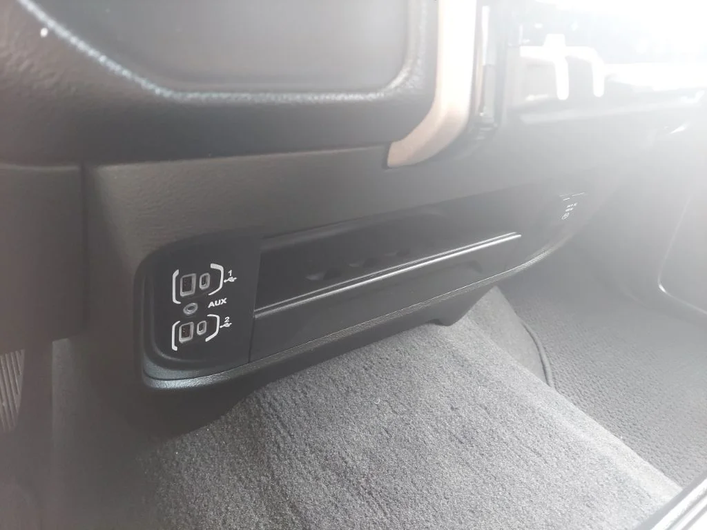 Used 2024 Silver Ram Laramie image 34