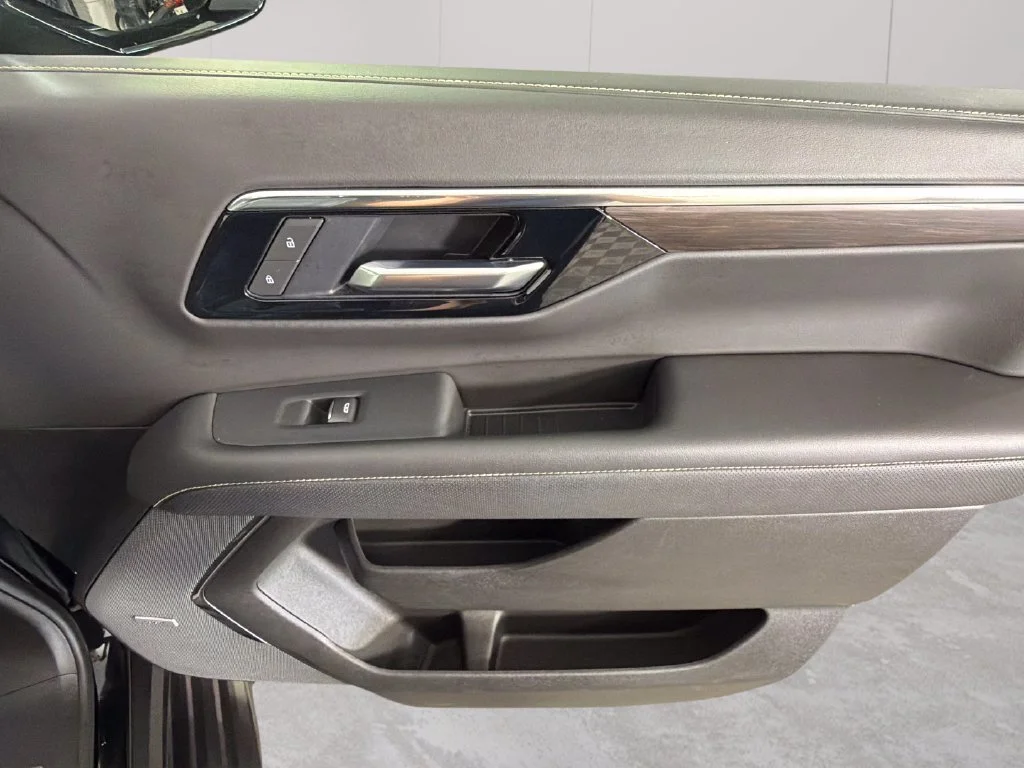 Used 2026 Black Chevrolet Premier image 32