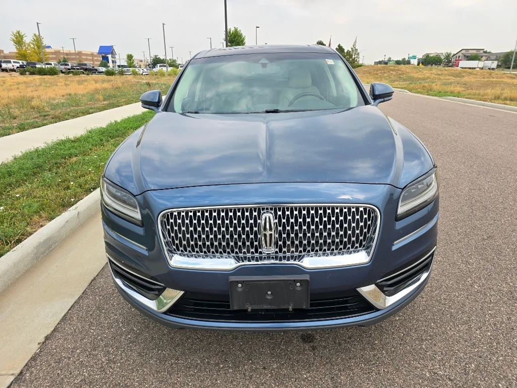 Used 2019 Blue Diamond Metallic Lincoln Reserve image 8