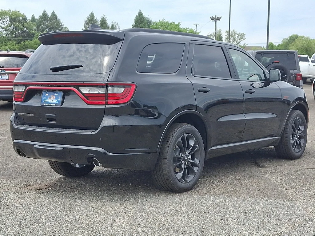 New 2026 Diamond Black Clear-Coat Exterior Paint Dodge GT Plus image 8