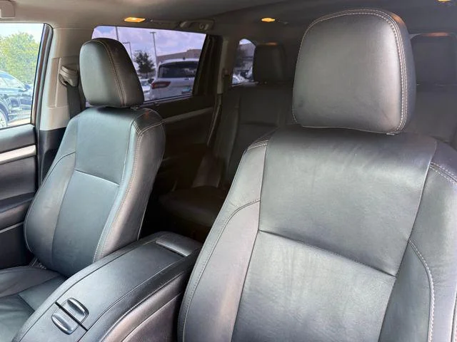 Certified Used 2019 OOH LA LA ROUGE MICA Toyota XLE image 14