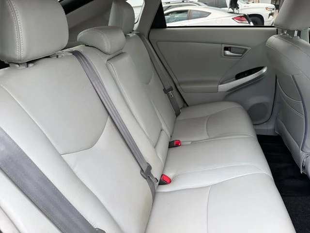 Used 2013 Silver Toyota Three image 28
