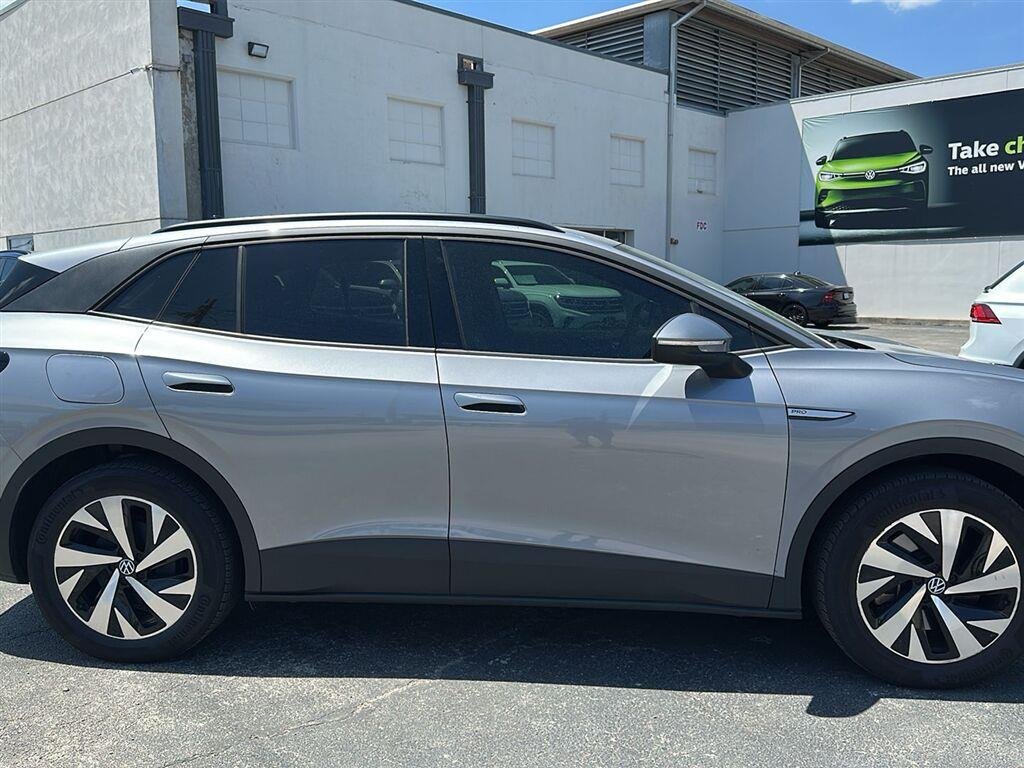 Used 2025 Silver Mist Metallic Volkswagen Pro image 4