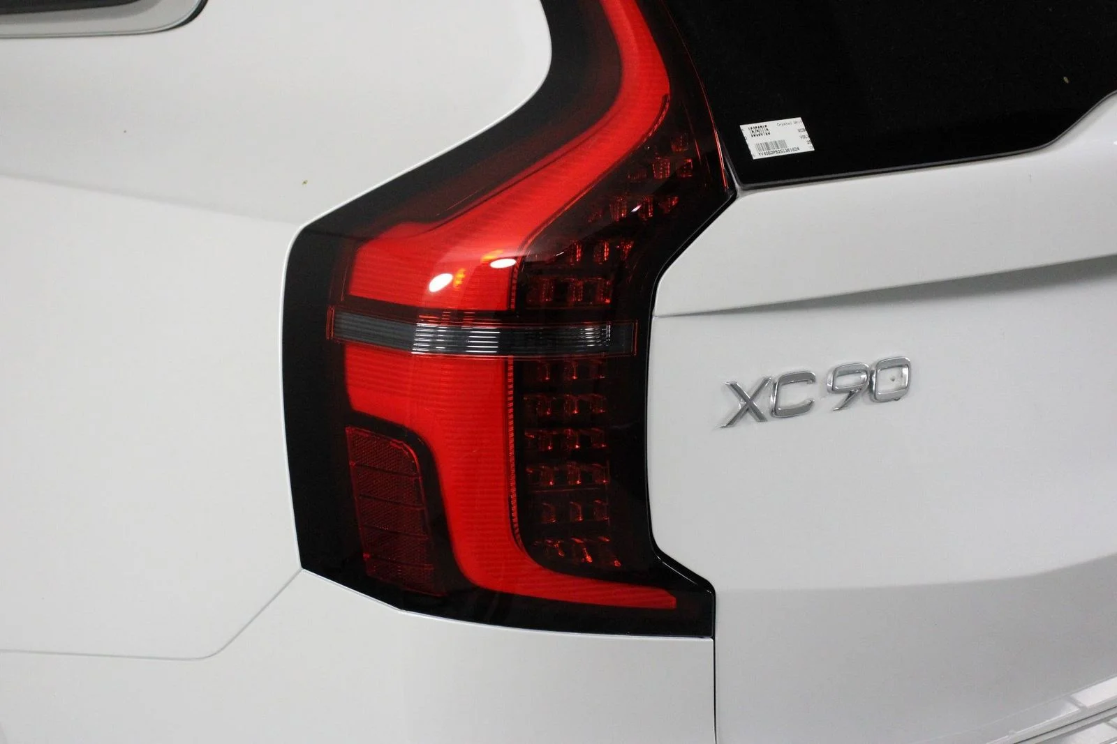 New 2025 White Volvo B6 Plus 7-Seater image 15