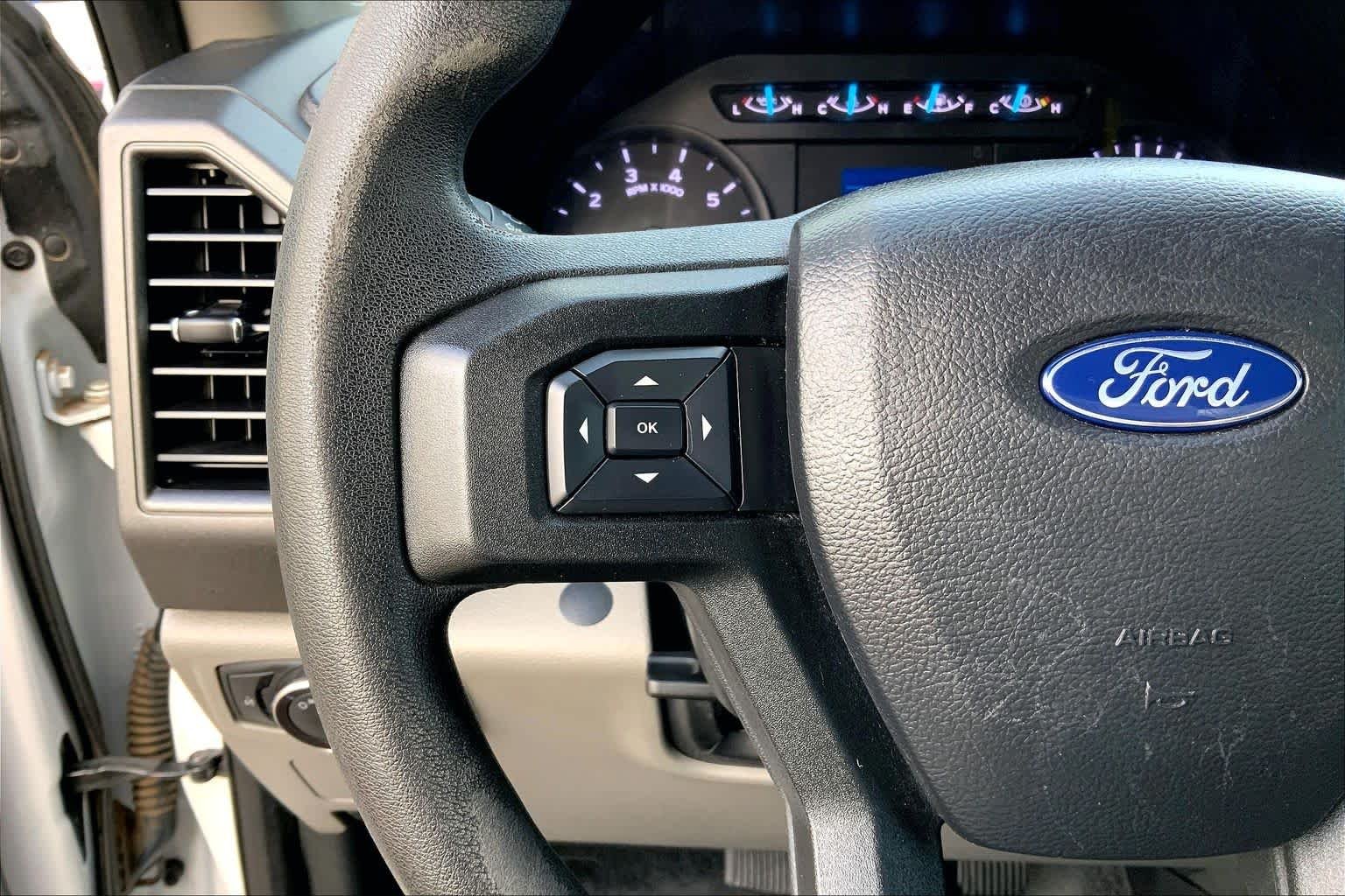 Used 2018 Oxford White Ford F-350 SRW Pickup XL image 20