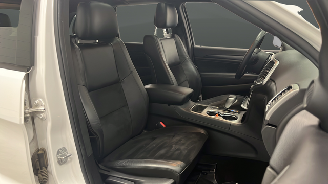 Used 2018 Bright White Clearcoat Jeep Altitude image 25