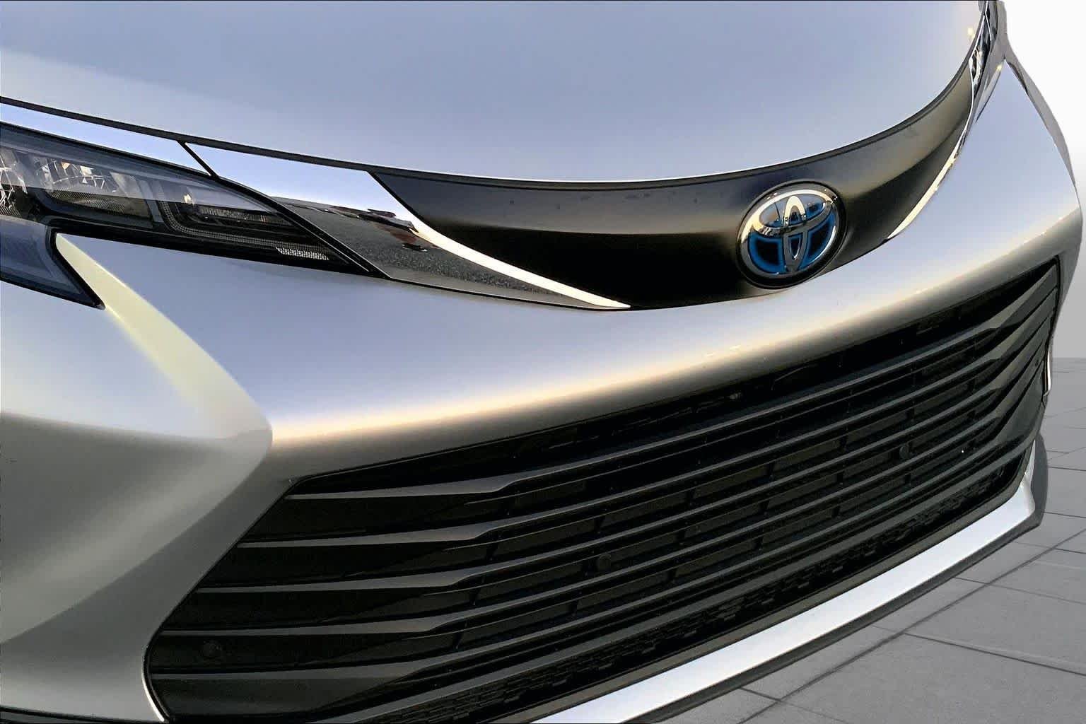 Used 2025 Celestial Silver Metallic Toyota XLE image 27