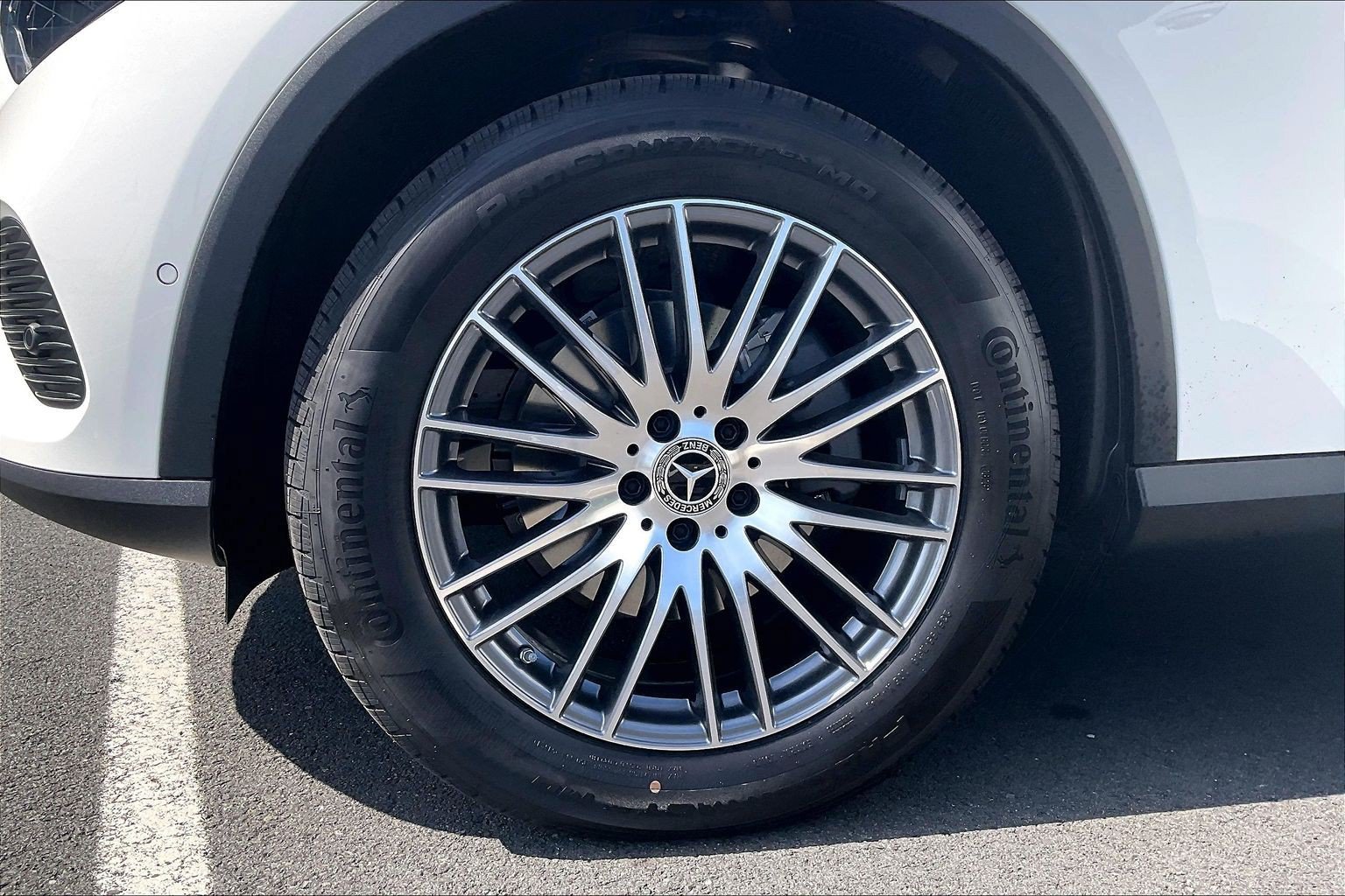 New 2026 Polar White Mercedes-Benz GLC 300 image 24