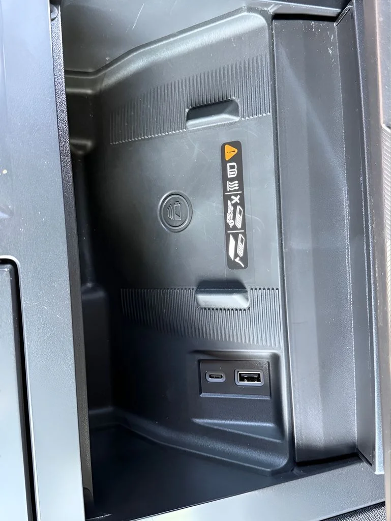 Used 2025 Black GMC 2X image 23