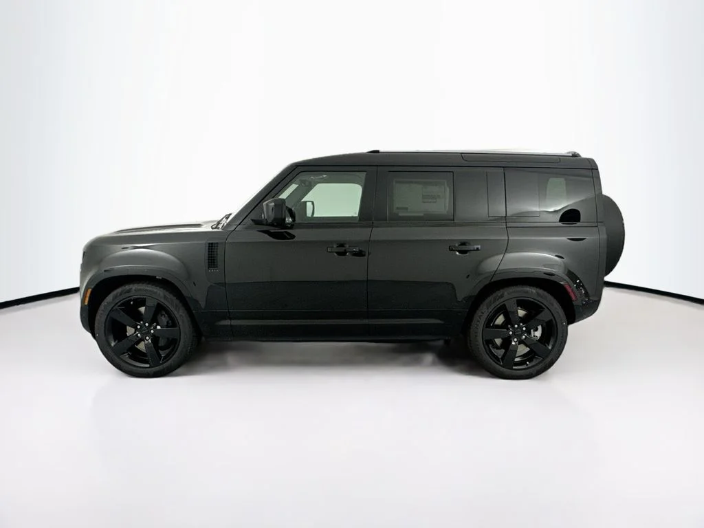 New 2026 Santorini Black Land Rover X-Dynamic SE image 8