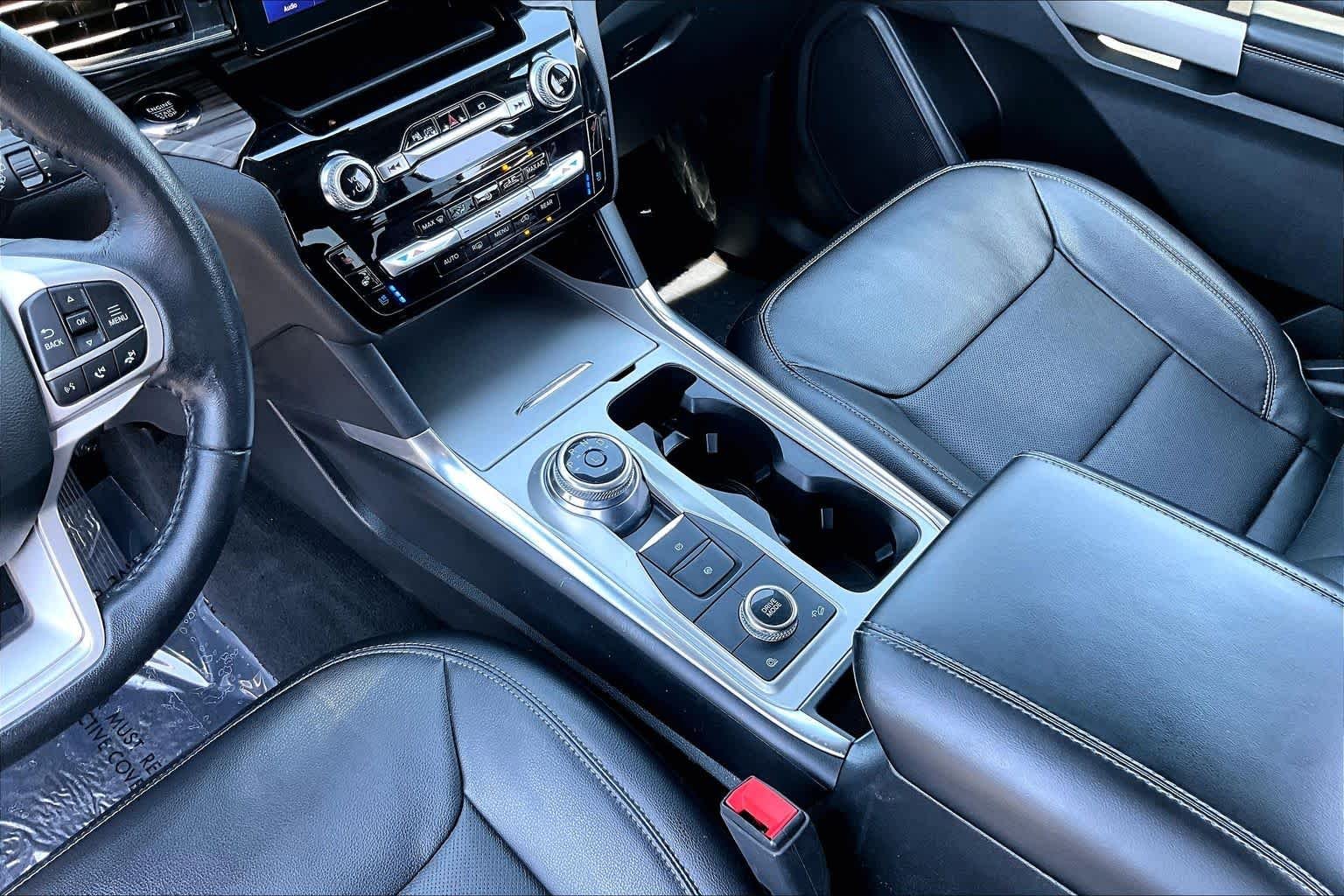 Used 2023 Agate Black Metallic Ford Limited image 17