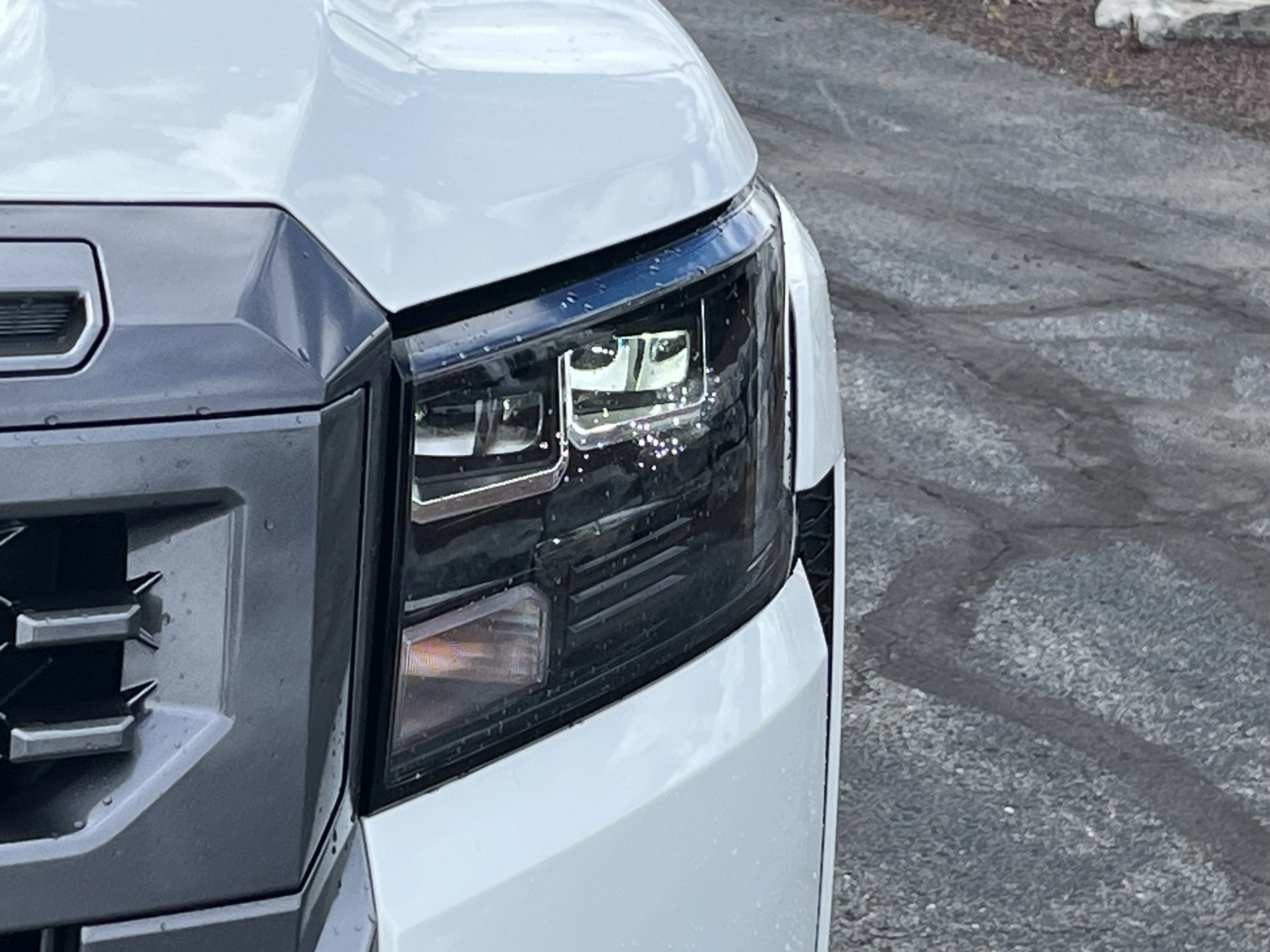 New 2026 Glacier White Nissan Crew Cab SV image 12