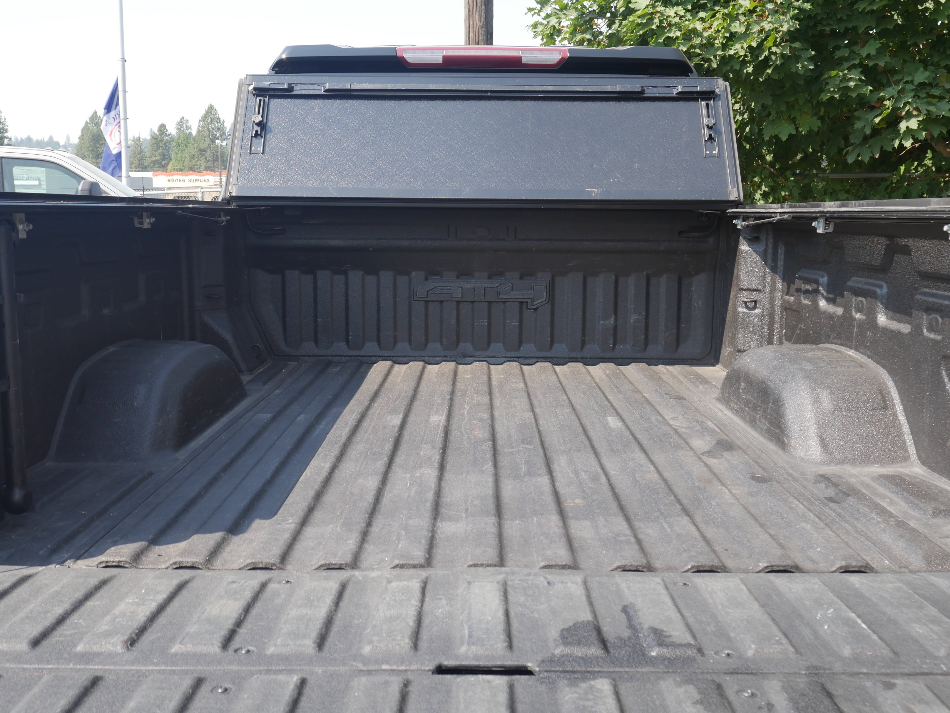Used 2022 Onyx Black GMC AT4 image 22