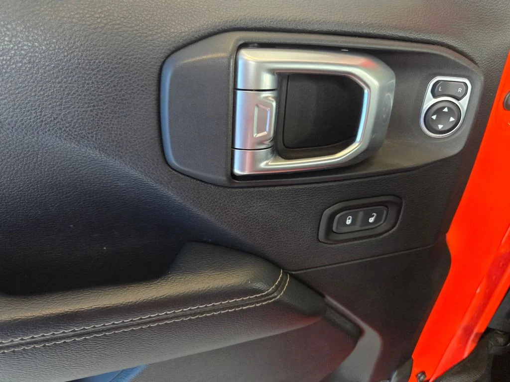 Used 2020 Punkn Metallic Clearcoat Jeep Rubicon image 13