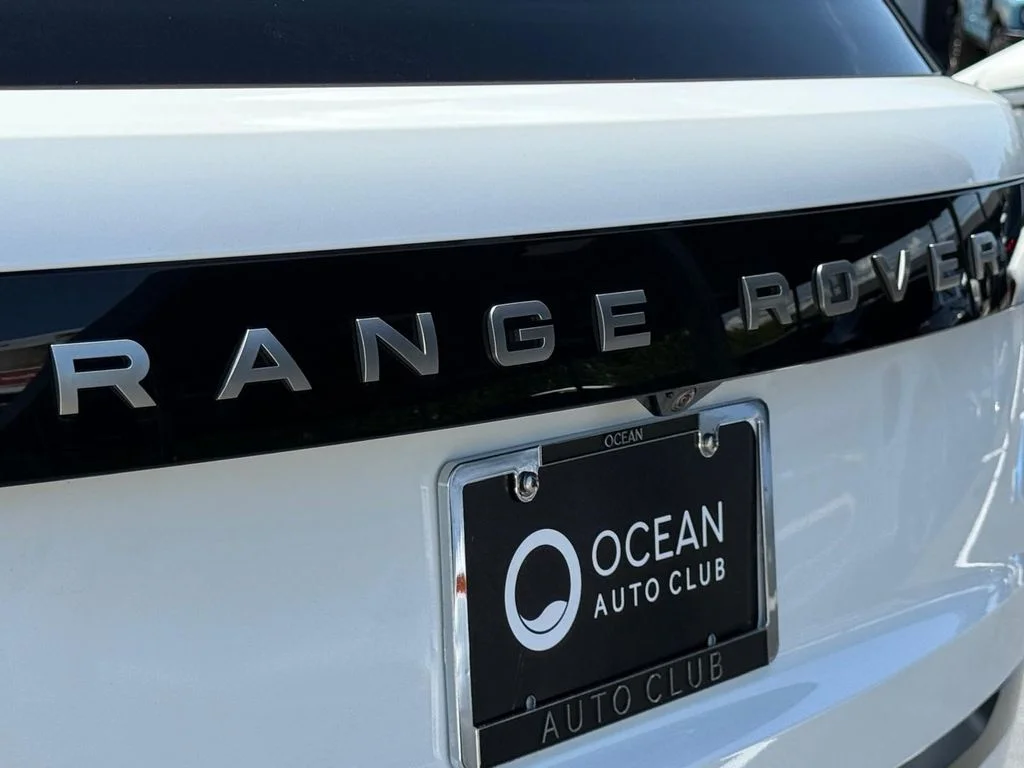 Used 2024 Fuji White Land Rover SE image 5