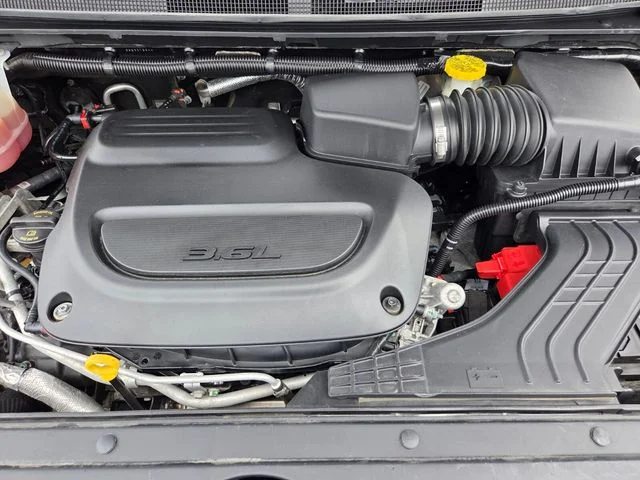 Used 2023 Black Chrysler Touring L image 31