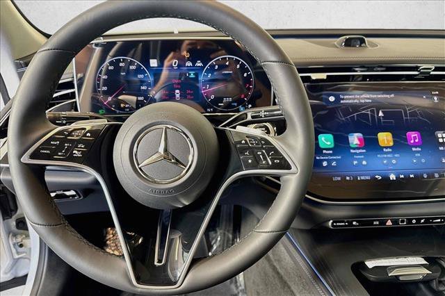 New 2026 MANUFAKTUR Moonlight White Metallic Mercedes-Benz E 350 image 41