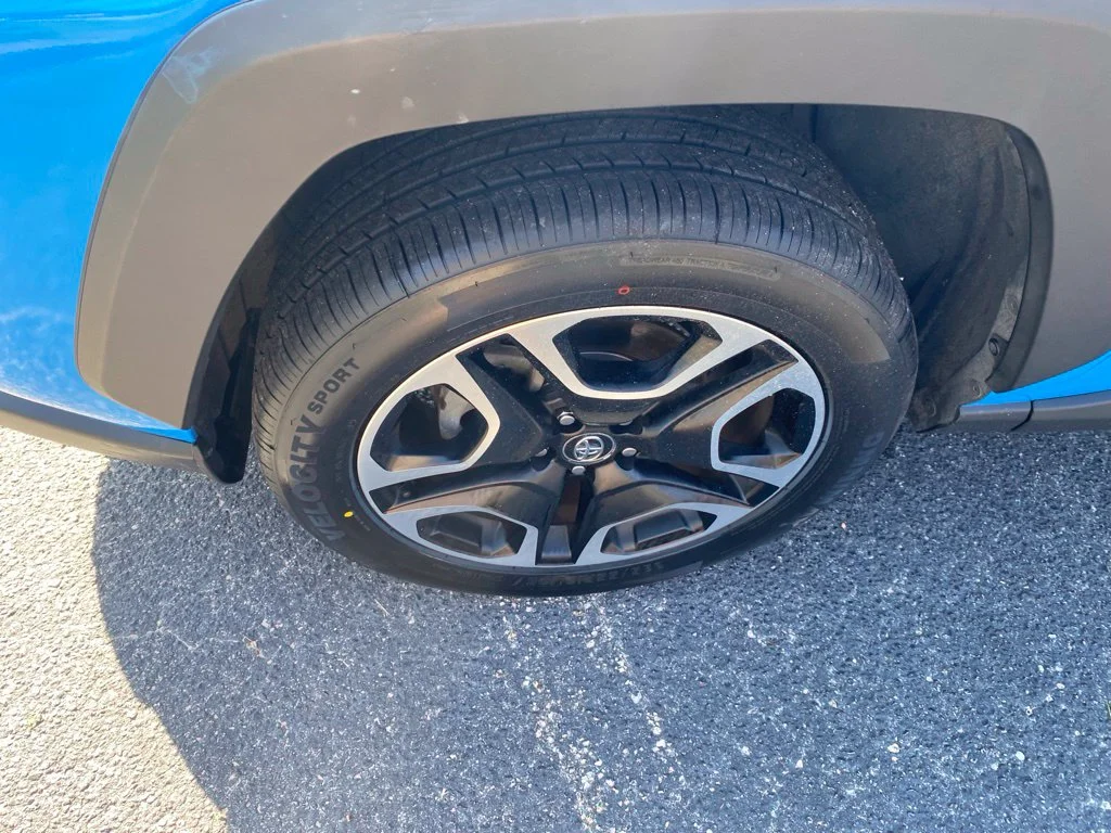 Used 2020 Blue Toyota Adventure image 19