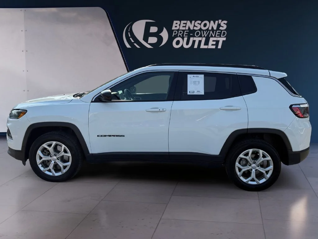 Used 2024 White Jeep Latitude image 2