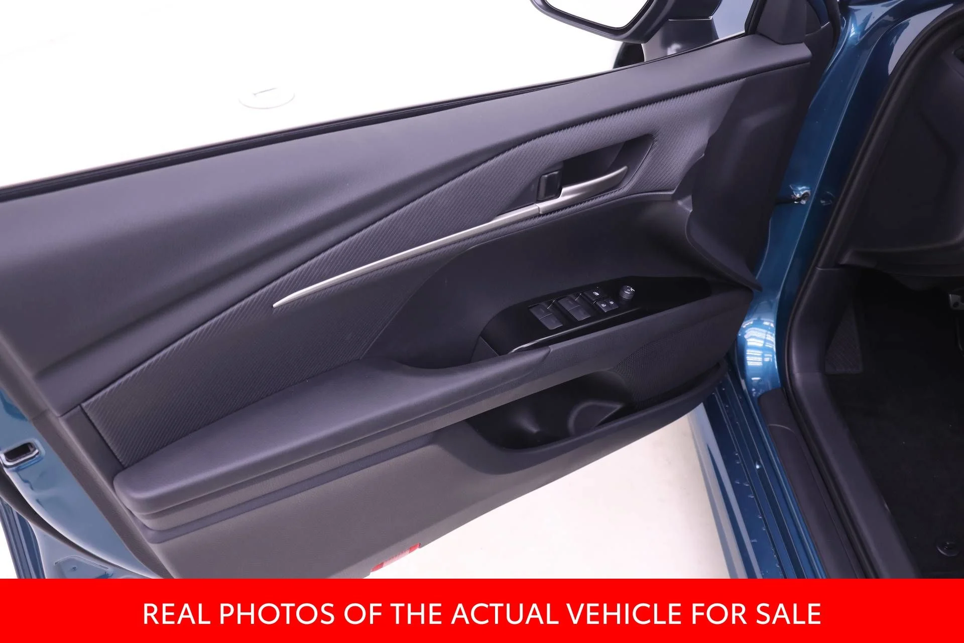 New 2026 Ocean Gem Toyota  SE image 10