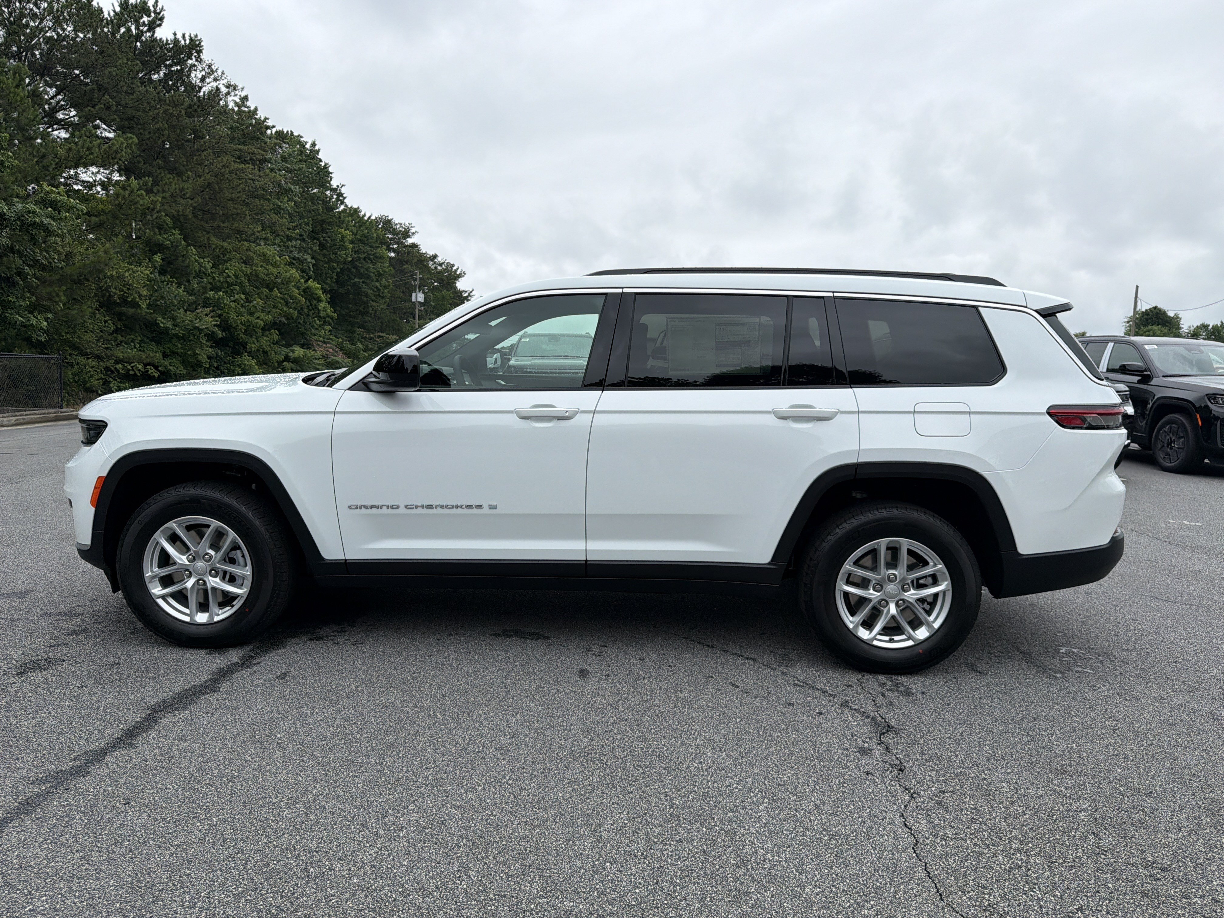 New 2026 Bright White Clearcoat Jeep Laredo image 4
