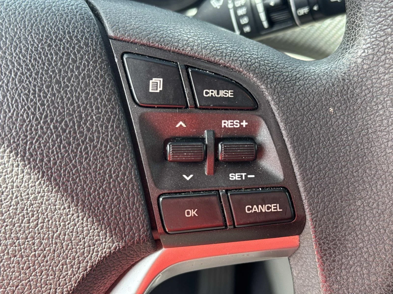 Used 2019 White Pearl Hyundai Value image 23