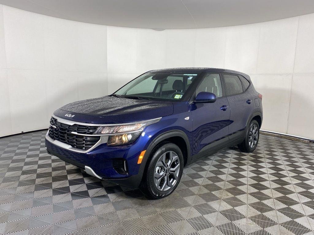 Used 2026 Dark Ocean Blue Kia LX image 6