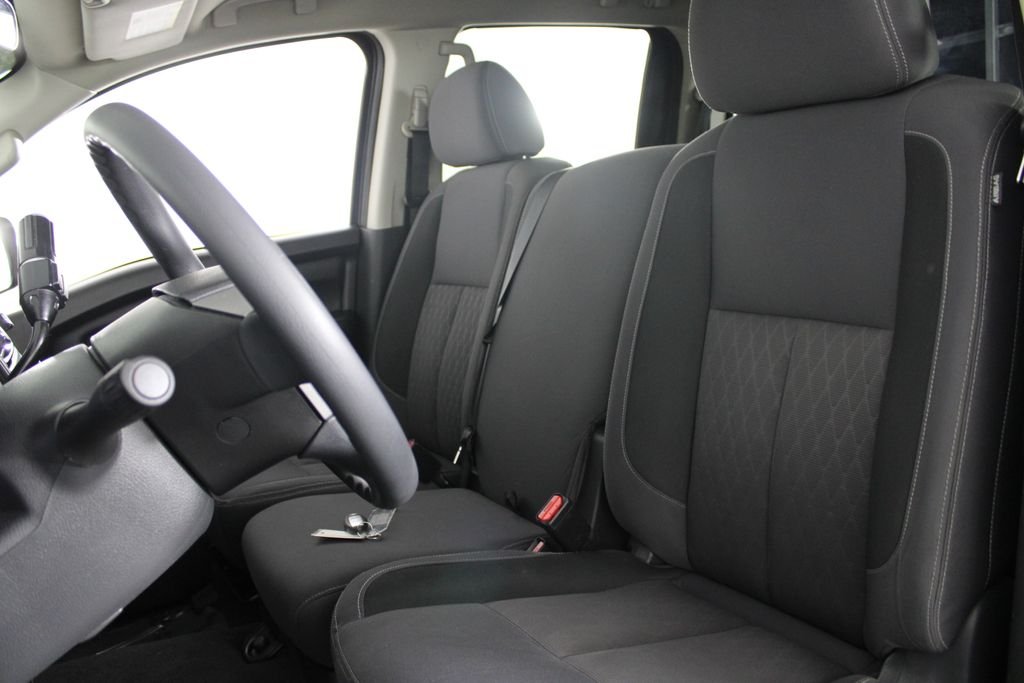 2023 Nissan Titan SV - Photo 18