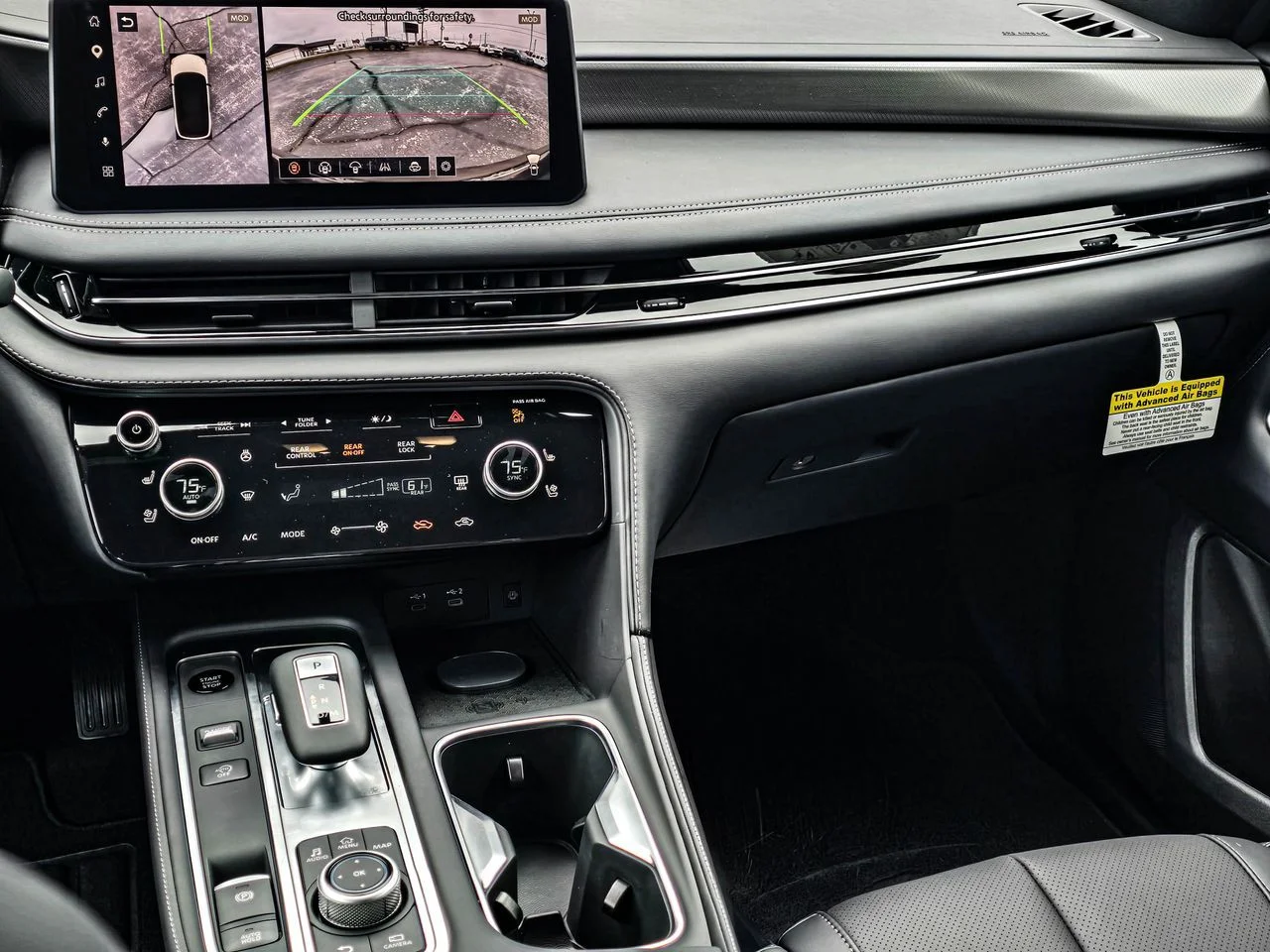 New 2027 2T RAD WHT INFINITI Sport AWD image 19